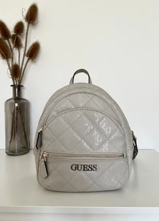 Sac à dos gris clair Guess, brand: GUESS, condition: Very good, €30.00, €32.20 includes Buyer Protection
