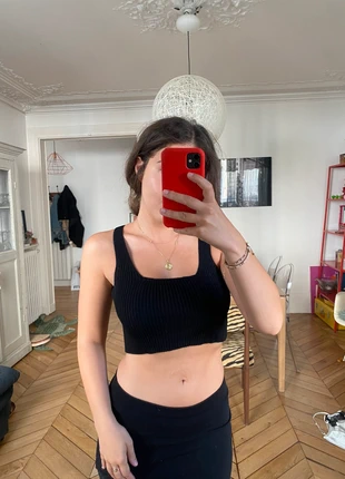 Haut Zara côtelé noir, marque: Zara, état: Très bon état, taille: XS / 34 / 6, 4,00 €, 4,90 € Protection acheteurs incluse