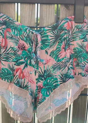 Short floral dentelle, marke: Undiz, zustand: Sehr gut, größe: XS / 34 / 6, 4,00 €, 4,90 € inklusive Vinted-Käuferschutz