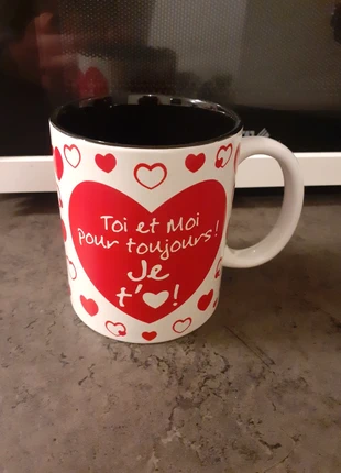 Mug love, staat: Heel goed, € 2,00, € 2,80 inclusief Kopersbescherming
