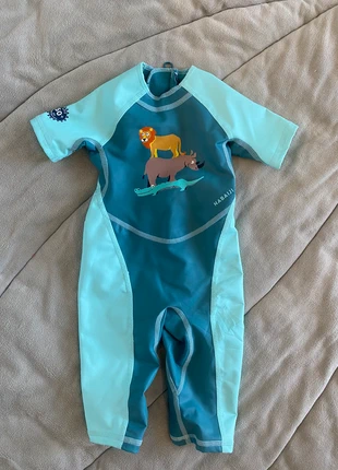 Combinaison anti-UV bébé 12, marque: Decathlon, état: Neuf sans étiquette, 5,00 €, 5,95 € Protection acheteurs incluse