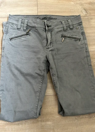 Pantalon gris, marca: Bonobo, estado: Muy bueno, tamaño: XS / 34 / 6, 8,00 €, 9,10 € Protección al comprador incluida