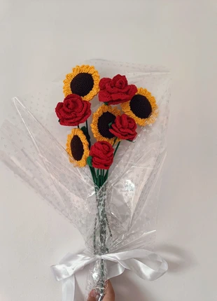 Ramo de flores de Crochet – girasoles y rosas hechas a mano 🌻🌹, marque: Hecho a Mano, état: Neuf avec étiquette, 35,00 €, 37,45 € Protection acheteurs incluse