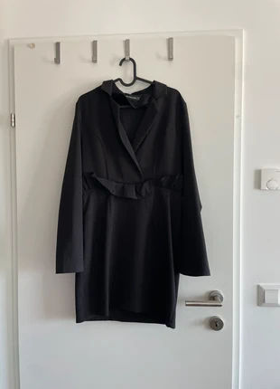 Edles Abendkleid, marque: PrettyLittleThing, état: Très bon état, taille: M / 38 / 10, 17,00 €, 18,55 € Protection acheteurs incluse