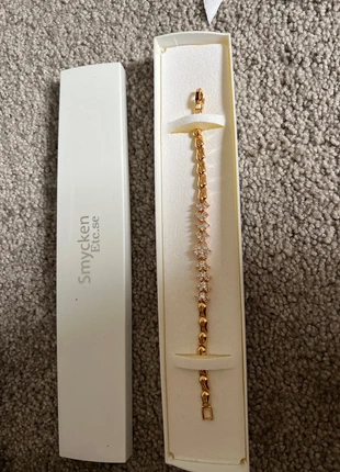 Armband kristallen detail, brand: smycken, condizioni: Nuovo con cartellino, €15.00, €16.45 include la Protezione acquisti