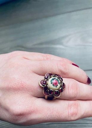Vintage gold ring with rose painting , marke: Vintage, zustand: Sehr gut, größe: 55.6 mm / 17.7 mm Ø, 4,00 €, 4,90 € inklusive Vinted-Käuferschutz