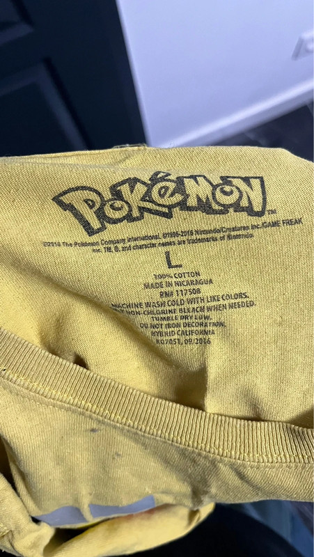 T-shirt Pokemon jaune 3