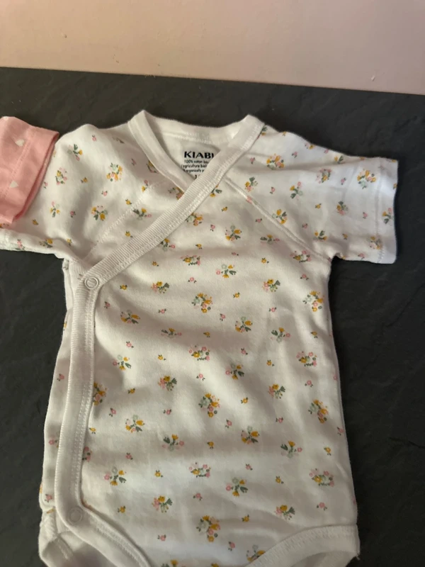 Lot vêtement bébé fille 0/1mois neuf - photo numéro 4