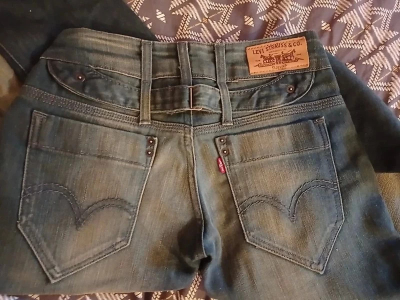 Jean Levi's taille 27/32 - Vinted