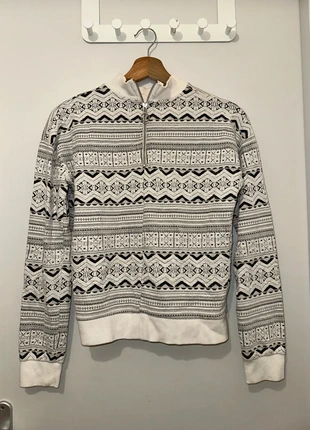 Sweat bershka S motif scandinave zippé (noir et blanc), marque: Bershka, état: Très bon état, taille: S / 36 / 8, 7,00 €, 8,05 € Protection acheteurs incluse