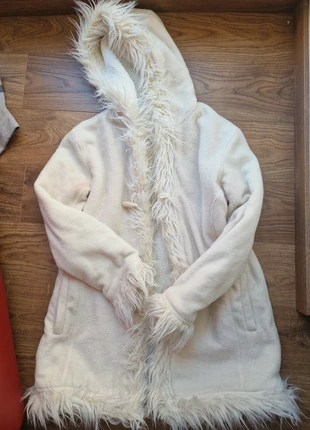 Manteau capuche fourrure blanche, brand: Fourrure, condition: Very good, size: M / 38 / 10, €30.00, €32.20 includes Buyer Protection
