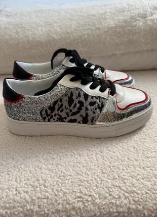 👟 Baskets Findlay – Imprimé léopard & détails argentés – Taille 38 👟, marque: Findlay, état: Très bon état, taille: 38, 15,00 €, 16,45 € Protection acheteurs incluse
