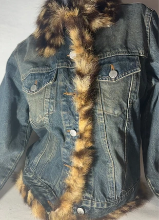 veste jean à col fourrure (fausse) - y2k, marke: y2k, zustand: Sehr gut, größe: S / 36 / 8, 58,00 €, 61,60 € inklusive Vinted-Käuferschutz