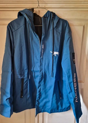 Coupe vent neuf taille M, merk: Shein, staat: Nieuw met prijskaartje, maat: M, € 12,00, € 13,30 inclusief Kopersbescherming
