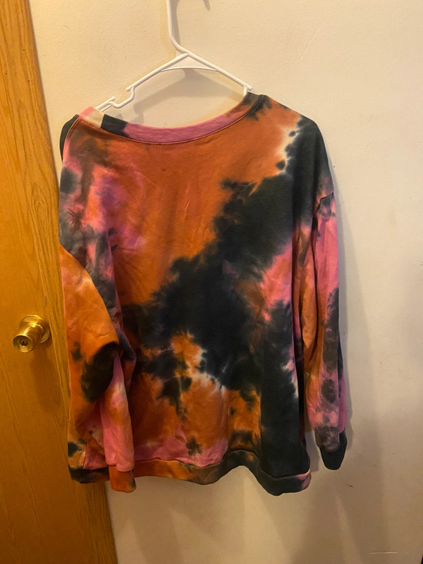 Sabrina Lauren crewneck 2