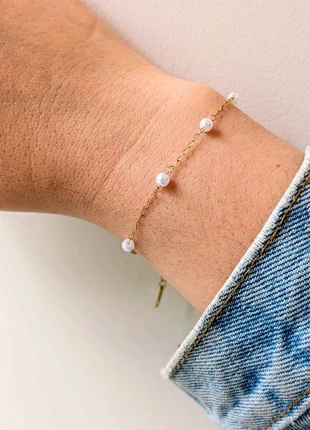 Bracelet chaine dorée réglable acier inoxydable perles blanc nacré type de culture, marque: les petits V, état: Très bon état, 9,50 €, 10,68 € Protection acheteurs (Pro) incluse