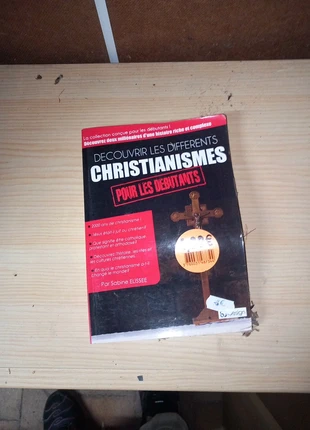 Livre découvrir les différents christianismes de Sabine Elissee, condition: Good, €2.00, €2.80 includes Buyer Protection Pro