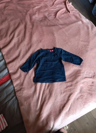 T-shirt manches longues, merk: Tissaia, staat: Heel goed, maat: 3-6 maanden / 62 cm, € 1,00, € 1,75 inclusief Kopersbescherming