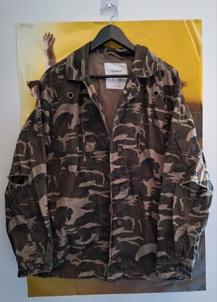 Pull&Bear Camouflage Utility Jacket - Size Large, marca: Pull & Bear, estado: Muito bom, tamanho: L / 40 / 12, €4.50, €5.43 inclui Proteção do Comprador