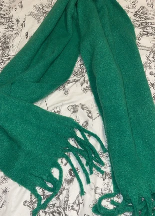 Écharpe verte , marque: Pull & Bear, état: Très bon état, 5,00 €, 5,95 € Protection acheteurs incluse