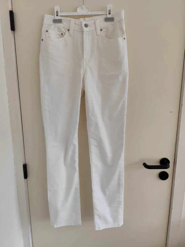 Superbe Jean Levi's blanc modèle 724 taille haute coupe droite neuf - photo numéro 4