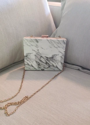 Pochette de soirée - clutch effet marbre finitions dorés, marque: New Look, état: Neuf sans étiquette, 5,00 €, 5,95 € Protection acheteurs incluse