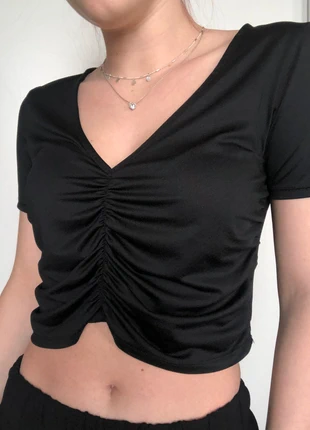 T-shirt noir à col en V - T-shirt nera con scollo a V, condizioni: Nuovo senza cartellino, taglia: M / IT 42 / EU 38, €3.00, €3.85 include la Protezione acquisti