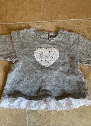 Pull - 6M, merk: TAO, staat: Heel goed, maat: 6-9 maanden / 68 cm, € 1,00, € 1,75 inclusief Kopersbescherming