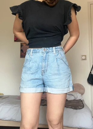 Short jean mom, marque: Bershka, état: Très bon état, taille: S / 36 / 8, 4,00 €, 4,90 € Protection acheteurs incluse