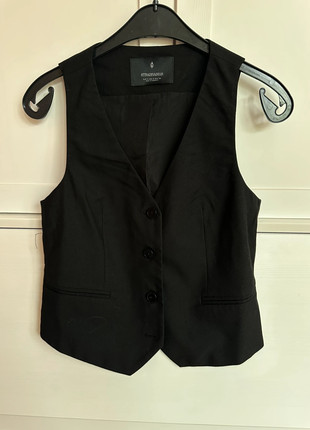 Gilet noir Stradivarius – taille 36 – neuf – collection été 2025, marque: Stradivarius, état: Neuf sans étiquette, taille: S / 36 / 8, 24,00 €, 25,90 € Protection acheteurs incluse