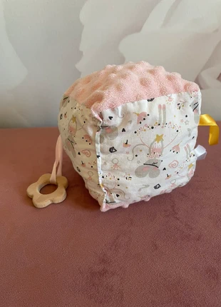 Cube d’éveil, marke: Fait Main, zustand: Sehr gut, größe: 6-9 Monate / 68, 1,00 €, 1,75 € inklusive Vinted-Käuferschutz