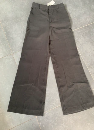 Pantalon large noir 36, marque: H&M, état: Neuf avec étiquette, taille: S / 36 / 8, 10,00 €, 11,20 € Protection acheteurs incluse