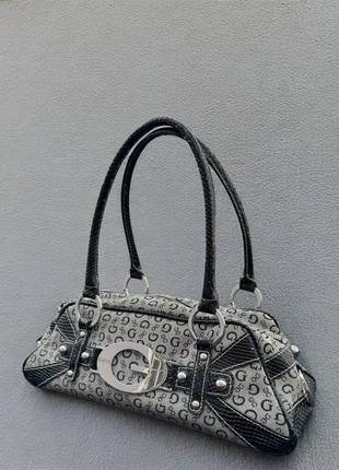 Borsa Guess vintage y2k anni 2000 a spalla baguette monogram, marke: GUESS, zustand: Sehr gut, 89,00 €, 94,15 € inklusive Vinted-Käuferschutz