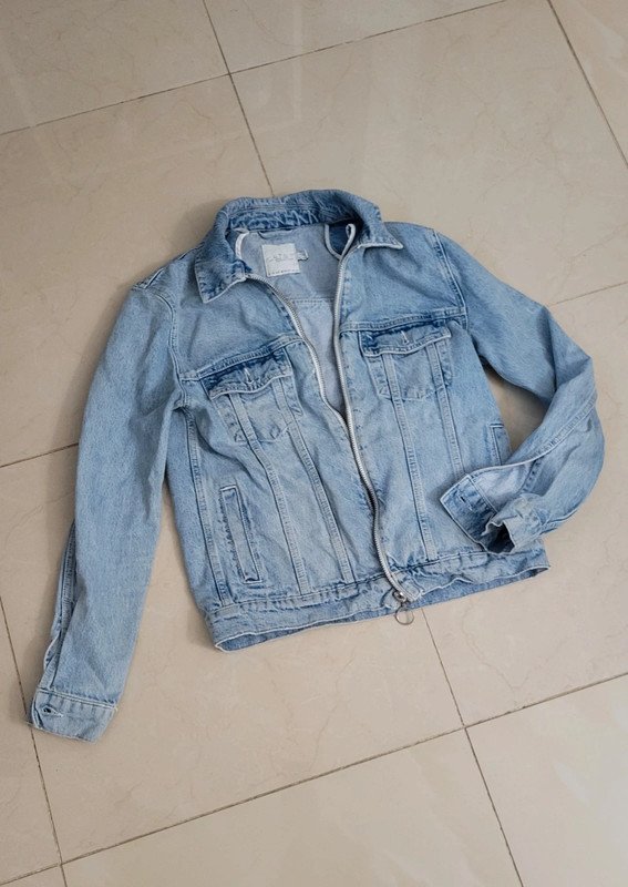 Light Wash Zip Up Denim Jacket 1