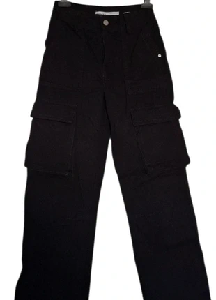 Calças Bershka Medium rise cargo straight 32, merk: Bershka, staat: Heel goed, maat: XXS / 32 / 4, € 6,00, € 7,00 inclusief Kopersbescherming