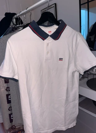 Levi’s Polo, marque: Levi's, état: Bon état, taille: S, 8,50 €, 9,63 € Protection acheteurs incluse