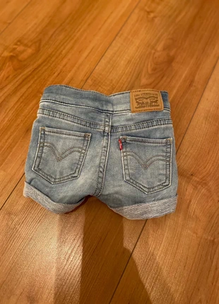 Levi’s meisje broekje , merk: Levi's, staat: Heel goed, maat: 6-9 maanden / 68 cm, € 10,00, € 11,20 inclusief Kopersbescherming