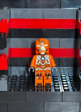 Minifigure compatibile tipo LEGO - Iron Man Mark 28 “Jack” (Xinh) - Armatura arancione metallizzata, marke: Xinh, zustand: Neu, größe: Frühchen, bis 44, 6,00 €, 7,00 € inklusive Vinted-Käuferschutz