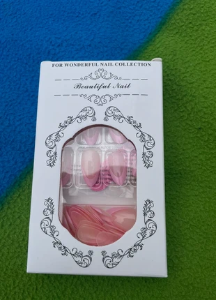 Press on nails, marque: Beautiful Nail, état: Neuf avec étiquette, 3,50 €, 4,38 € Protection acheteurs incluse