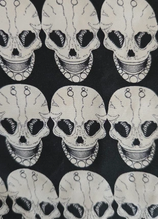 Skull scarf, condition: Very good, £20.00, £21.70 includes Buyer Protection