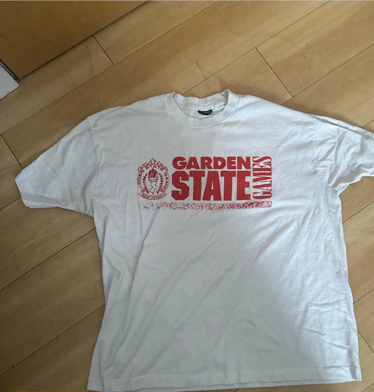 Garden state white vintage shirt XL fits well on arms 1
