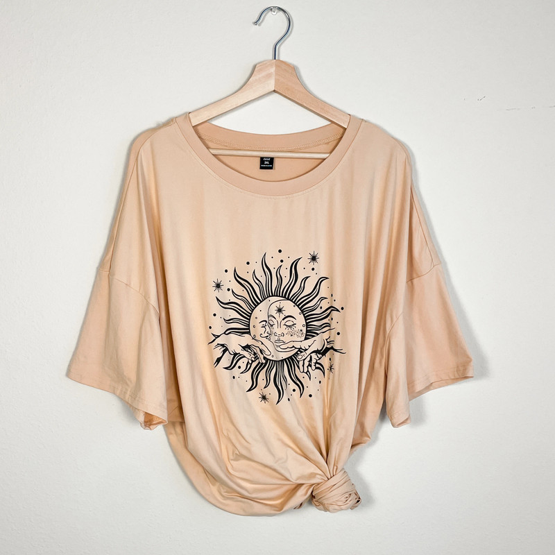 SHEIN Curve Oversized Sun And Moon Graphic Crewneck Short Sleeve T-Shirt Top 2XL 1