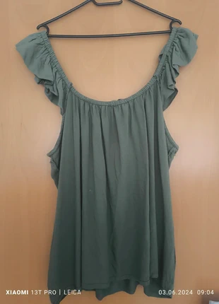 Top Khaki, merk: M&S Mode, staat: Nieuw zonder prijskaartje, maat: 5XL / 50 / 22, € 3,00, € 3,85 inclusief Kopersbescherming