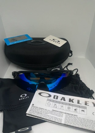 Lunettes Oakley Radar EV Path - Noir & Verres Bleus Prizm, marque: Oakley, état: Neuf avec étiquette, 54,90 €, 58,35 € Protection acheteurs incluse