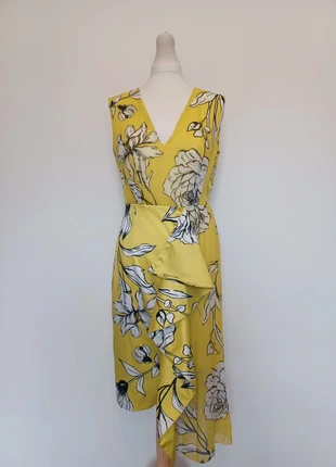 Robe de cérémonie jaune et à motif, marque: Rinascimento, état: Très bon état, taille: L / 40 / 12, 15,00 €, 16,45 € Protection acheteurs incluse
