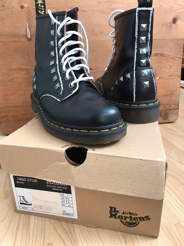 Womens dr hot sale martens size 7