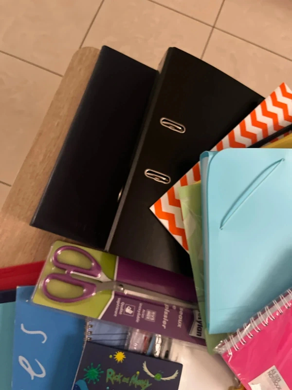 Énorme lot de fournitures scolaires neuves ou en très bon état - photo numéro 11