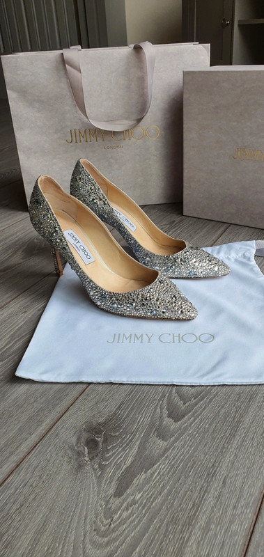 Elevate Your wholeselling Style with Jimmy Choo Elevate Your wholeselling Style with Jimmy Choo
