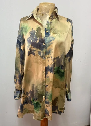 Oversized satin shirt, marque: Zara, état: Très bon état, taille: XS / 34 / 6, 3,50 €, 4,38 € Protection acheteurs incluse