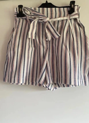 Short Bershka rayé bleu blanc rouge, marca: Bershka, estado: Muy bueno, tamaño: M / 38 / 10, 8,00 €, 9,10 € Protección al comprador incluida